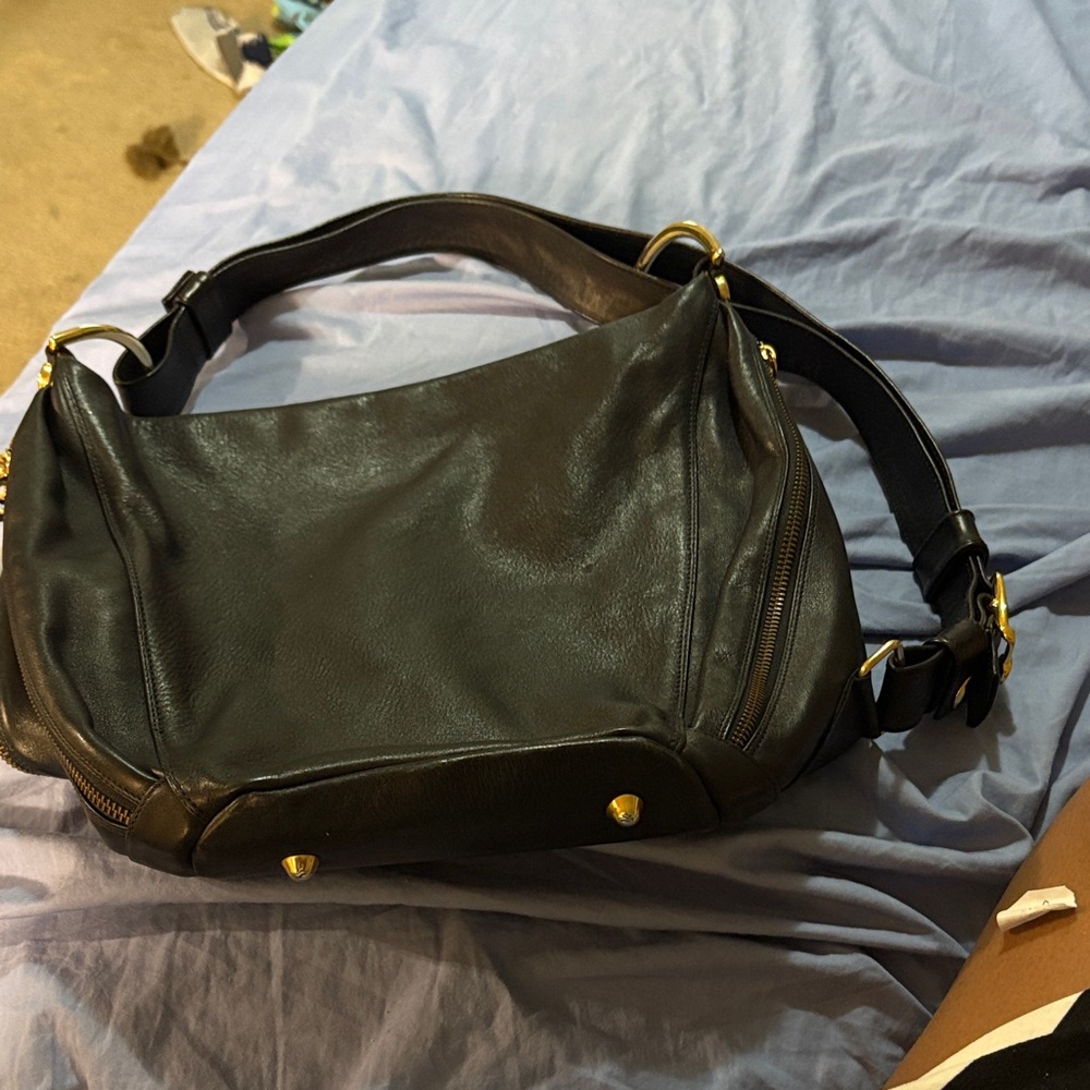 Elegant Black Leather Shoulder Bag